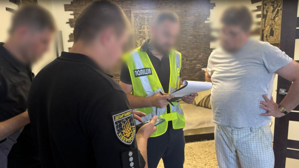 В Хмельницкой области разоблачили подпольную типографию: дельцы переправляли мужчин за границу по фальшивым документам