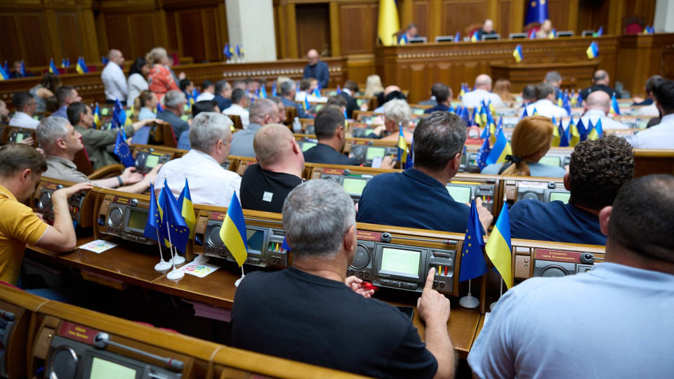 Закриття в електронних реєстрах інформації про оборонні підприємства – законодавці двічі доповнили один закон пунктом різного змісту