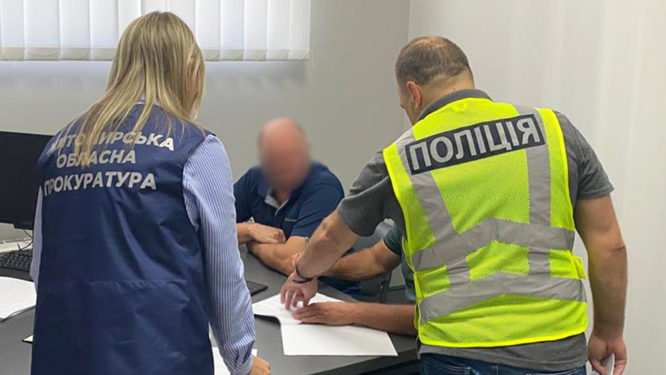 В Житомирской области трое дельцов за деньги ставили уклонистов на военный учет — брали по 500 долларов