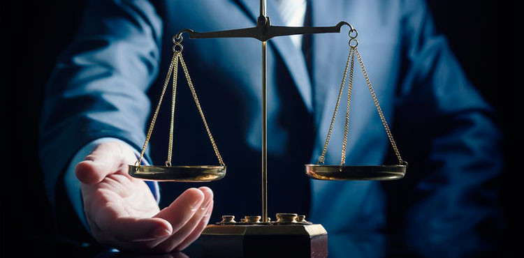 У Києві адвокат вимагав $5500 за «позитивне» рішення суду у справі щодо будинку — поліція