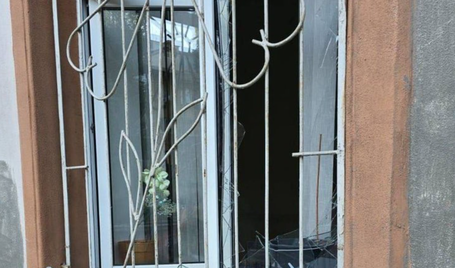В Одесі під час нічної атаки пошкоджено будівлю ДРАЦС, фото