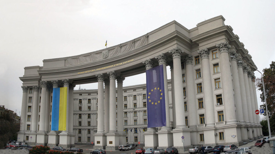 МИД сможет напрямую инициировать вопросы о применении и отмене санкций — правительство внесло законопроект