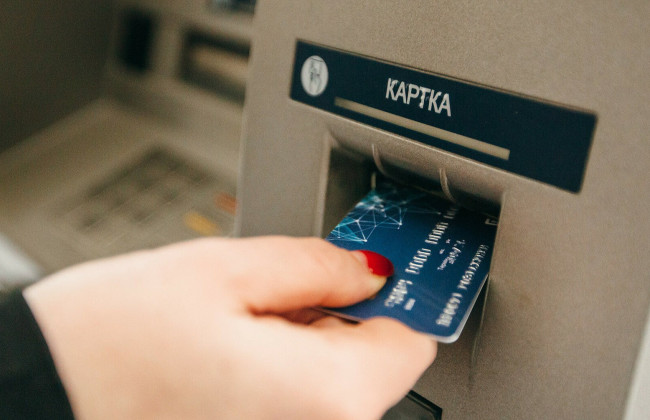 Когда клиент банка не несет ответственности за несанкционированные операции с платежной картой — позиция Верховного Суда