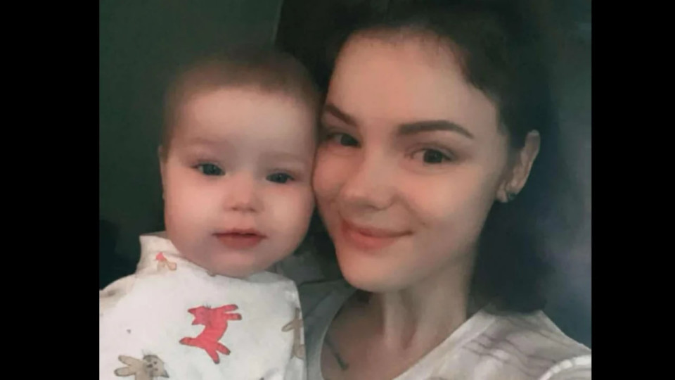 В Кропивницком через полгода судов родители вернули дочь, оставленную в «окошке жизни»