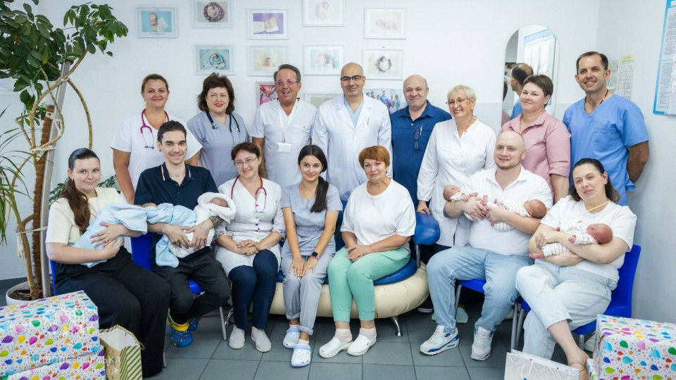 У Дніпропетровській області в одному пологовому в один день народилися одразу дві трійні – фото