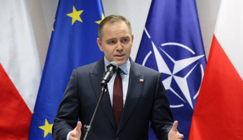 Польща дозволила розміщення військ НАТО —  президент Навроцький підписав резолюцію