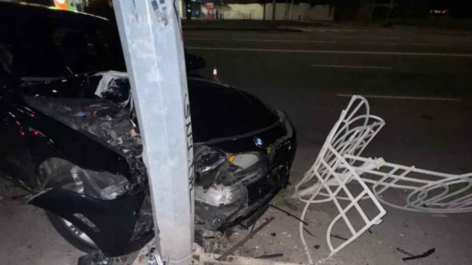 У Києві працівник автомийки викрав автомобіль клієнта та розбив його, фото