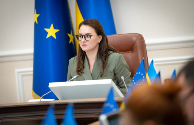 2,8 трлн гривень на оборону та 50% підвищення зарплат вчителям – Уряд схвалив проект Держбюджету-2026