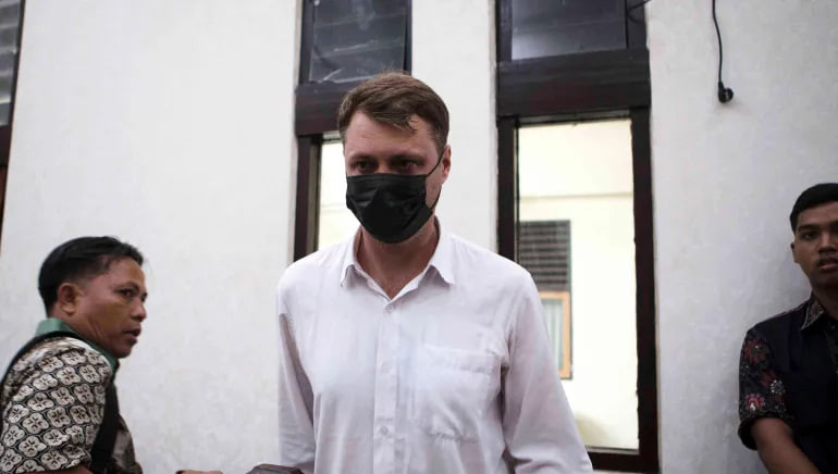 В Индонезии украинца приговорили к пожизненному заключению за нарколабораторию на вилле