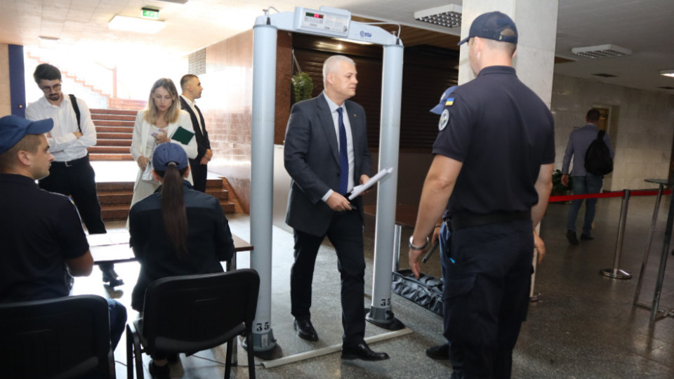 Кабмін встановив додаткову винагороду співробітникам Служби судової охорони, які працюють на територіях активних чи можливих бойових дій
