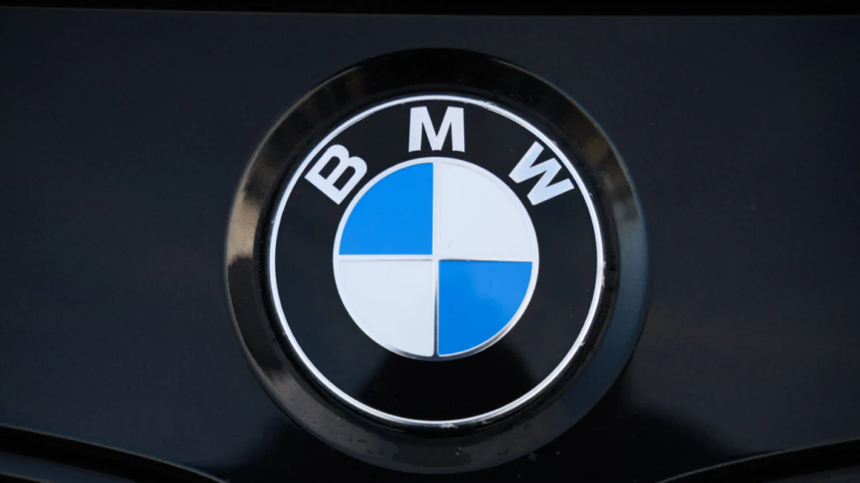 BMW отзывает почти 200 тысяч автомобилей из-за риска возгорания
