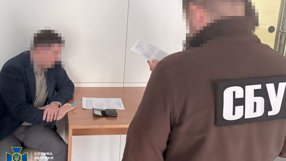 В прокуратуре обвинили руководителя аппарата КГГА Дмитрия Загуменного в подделке документов для командировок в Барселону и Флоренцию