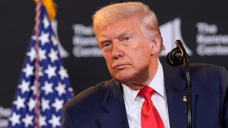 Трамп выступит с заявлением в Белом доме после срочного совещания с военными