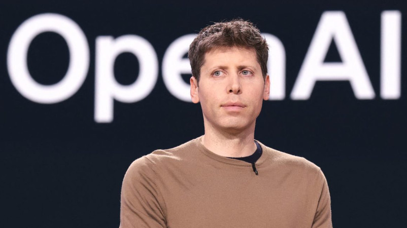 Глава OpenAI Сем Альтман заявил, что ИИ может «случайно захватить мир»