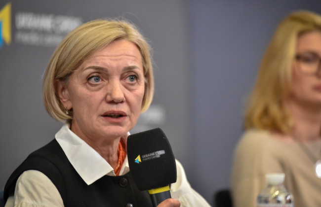 Елена Ивановская призвала депутатов безотлагательно исключить из перечня Европейской хартии языков русский, который не нуждается в защите