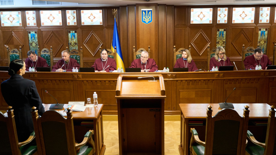 Конституционный Суд начал рассмотрение дела о праве обвиняемого на суд присяжных во время военного положения