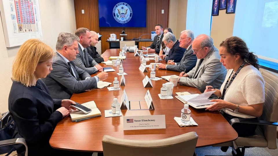 Украинская делегация провела переговоры с представителями США накануне встречи президентов
