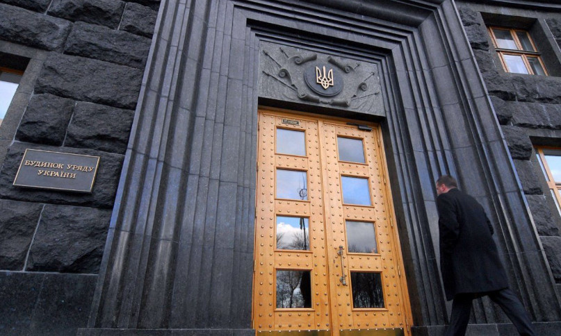 Кабмін заклав до бюджету на 2026 рік 14 млрд грн податкових надходжень від закону про «податок на OLX» і розкриття банківської таємниці