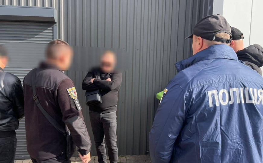За деньги обещал снять уклониста с розыска в реестре «Оберіг» — на Закарпатье разоблачили схему