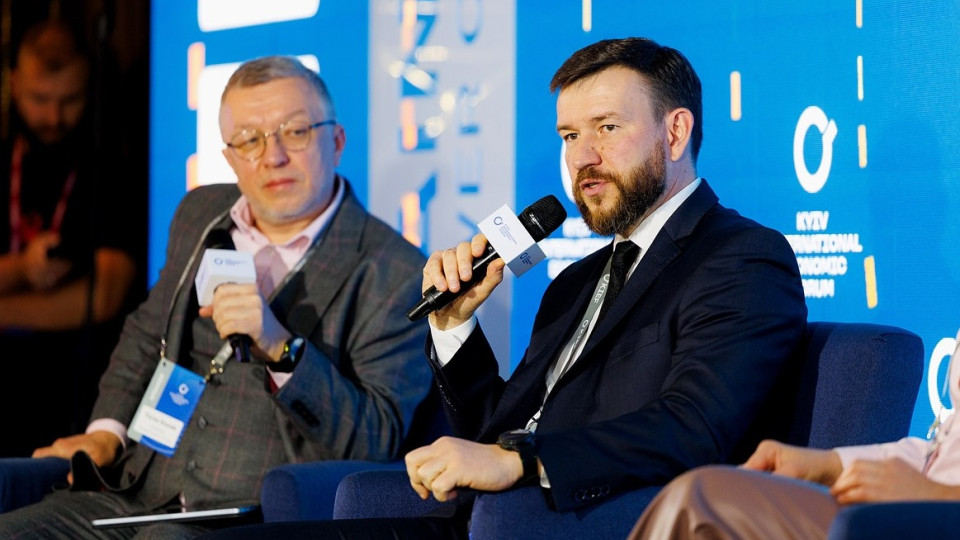 Минсоцполитики планирует перейти от специальных пенсий к модели профессиональных