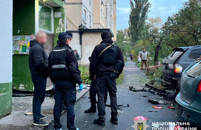 В Киеве взорвался автомобиль BMW в Голосеевском районе: на месте СБУ, фото