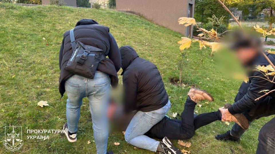 У Києві затримали експатрульного, який за $10 тисяч обіцяв «бронь» через працевлаштування у військовий інститут