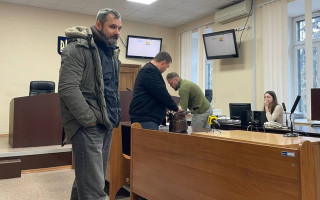 Суд взяв під варту режисера Андрія Білоуса у справі про сексуальне насильство над студентками