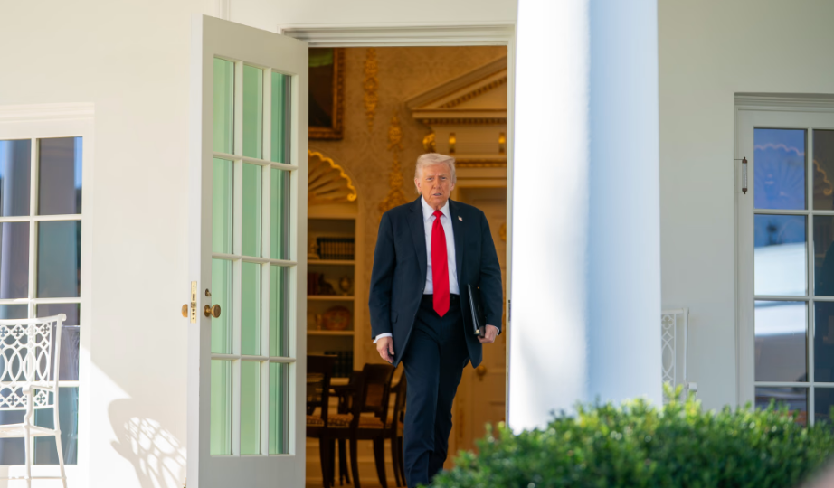 Трамп назвав публікацію The Wall Street Journal про дозвіл Україні бити вглиб Росії «фейковими новинами»