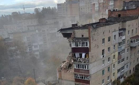 У Хмельницькому вибухнув газ у багатоповерхівці: зруйновано кілька поверхів, фото та відео