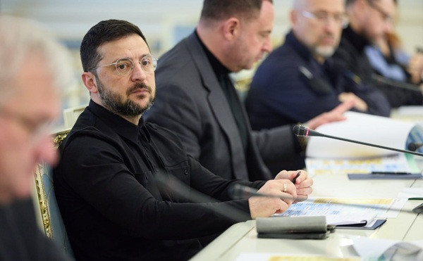 Газ, ліки, дрони — Зеленський провів нараду з міністрами та визначив ключові завдання