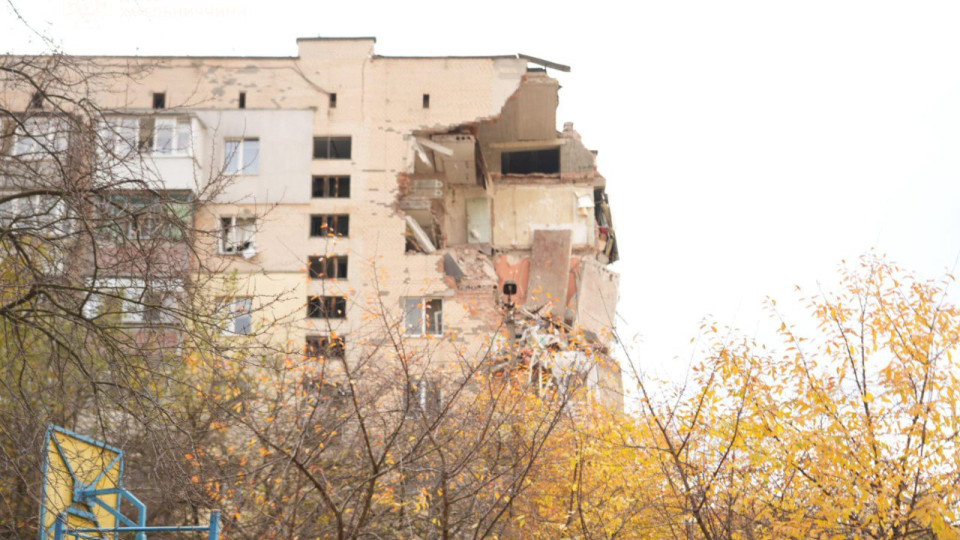 Взрыв в многоэтажке в Хмельницком снес несколько этажей – что известно, фото