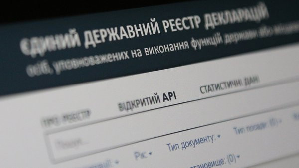 До НАЗК подали майже 3 тисячі повідомлень про корупцію, але більшість не дійшла до перевірок