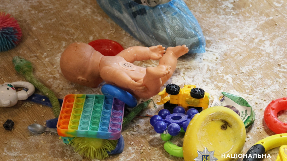 У Миколаєві загинули двоє дітей, яких мати залишила вдома самих: пішла на ніч, а повернулася п'яною