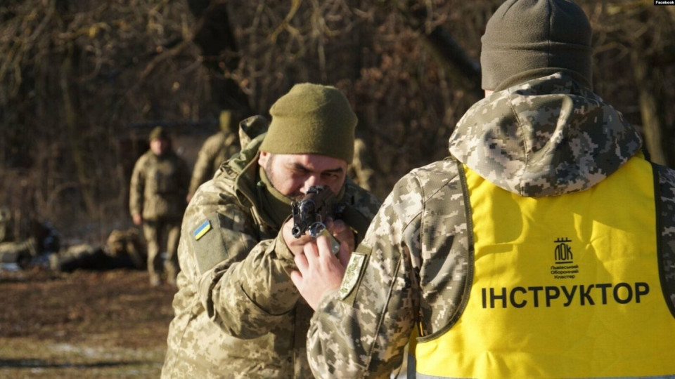 Інструктори військових навчальних закладів отримуватимуть до 30 тисяч гривень додаткової винагороди