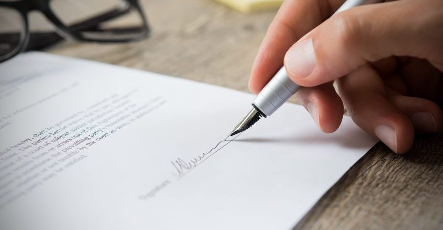 Судья Верховного Суда разъяснил, подтверждает ли экспертиза подписи отсутствие факта получения денег по расписке