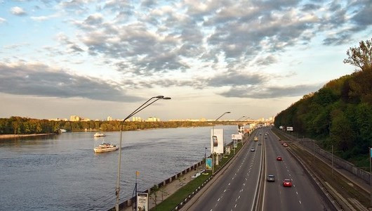 С 1 ноября скорость движения в Киеве ограничили до 50 км/ч