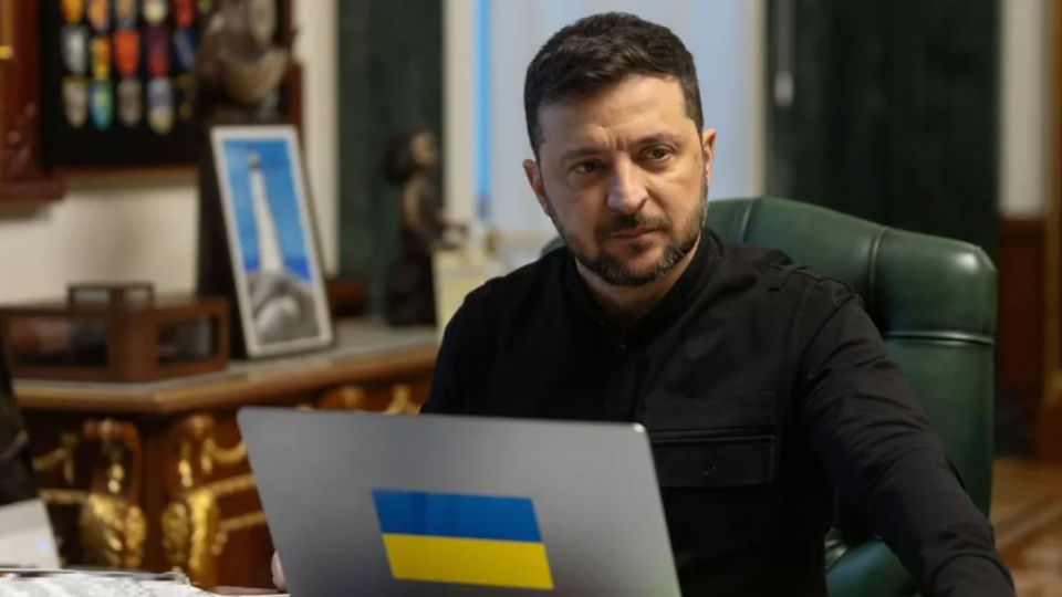 Зеленський анонсував «зимову підтримку»: грошова допомога, фіксовані тарифи й безкоштовні поїздки залізницею