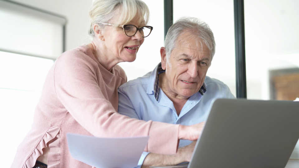 Украинские пенсионеры, проживающие за границей, должны пройти идентификацию до 31 декабря — ПФУ