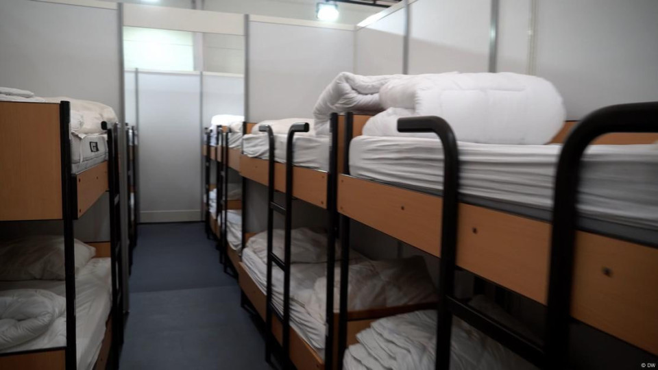 В Берлине выселяют украинских беженцев из крупнейшего центра в «Тегеле»