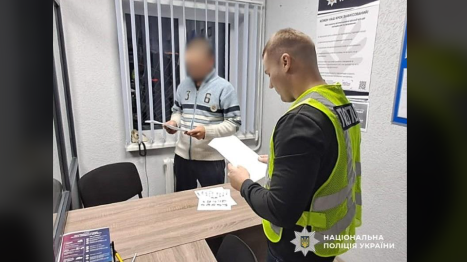 В Житомирской области мужчина издевался над кошкой, а друг снимал это на видео — дело расследует полиция