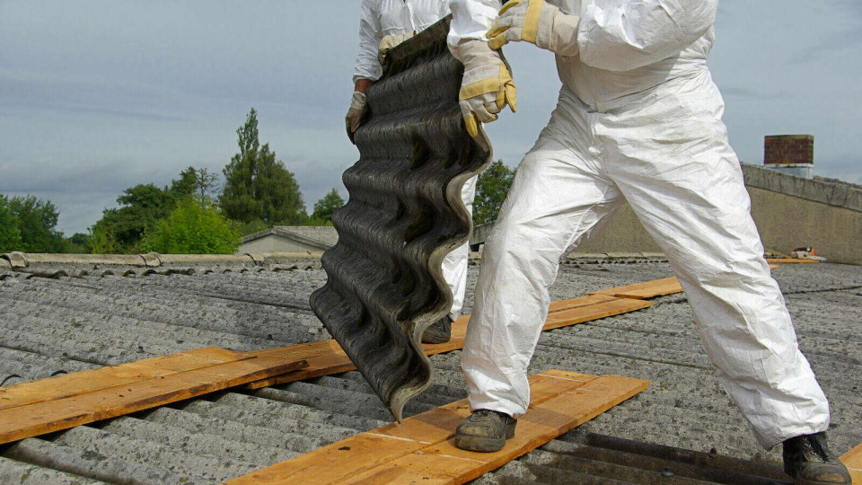 Суд в США признал: опасные условия работы с асбестом привели к смерти работника