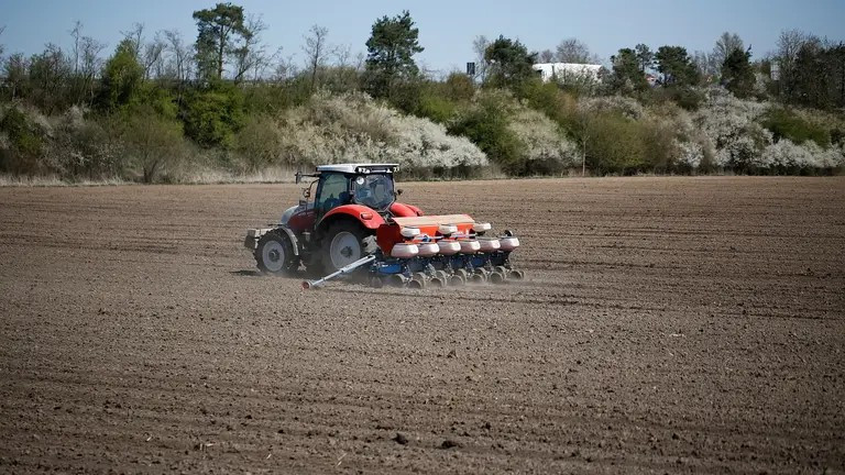 В Украине будет Платежное агентство для поддержки аграриев: Зеленский подписал евроинтеграционный закон