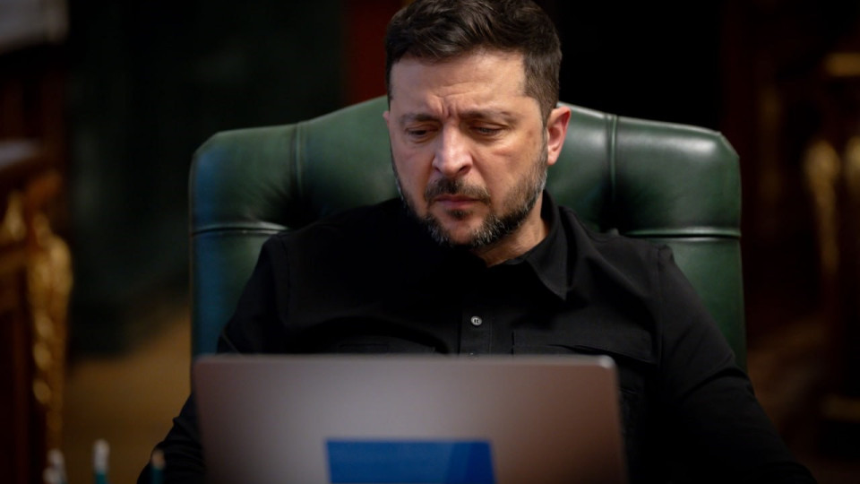 Фінансування ЗСУ на передовій зросте, уряд має спростити закупівлі та списання майна – Зеленський