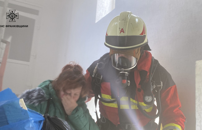 В Івано-Франківську вибухнула зарядна станція в офісі — є постраждалі, відео