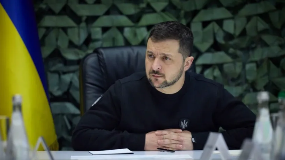 Зеленский анонсировал зарплаты 50-60 тысяч гривен для военных на контракте