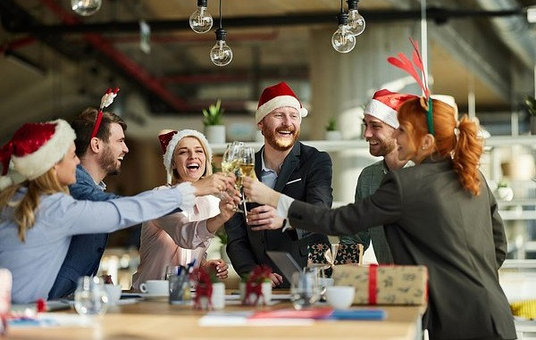 Организация корпоратива с алкоголем — какие налоговые требования к бизнесу