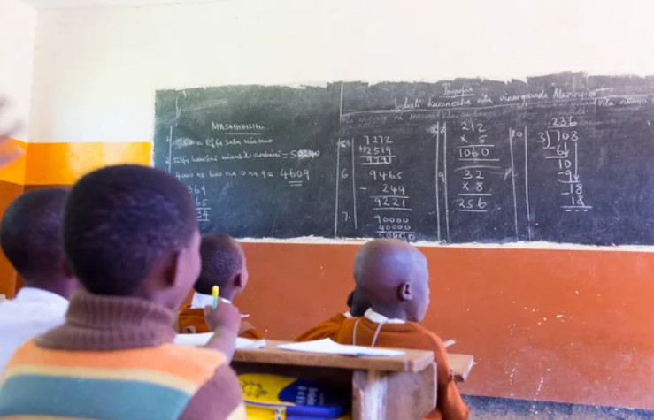 14-летний подросток подал в суд на своих родителей, которые отправили его из Лондона учиться в Африку