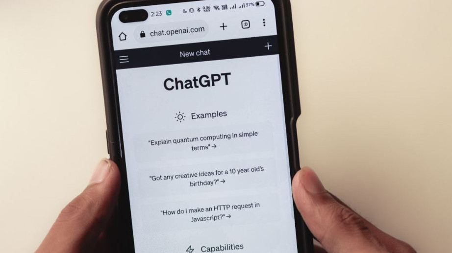 ChatGPT порушив авторські права, відтворюючи тексти пісень музикантів — німецький суд