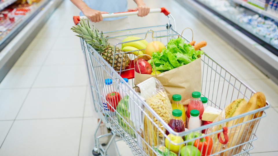 Інфляція в Україні набирає обертів: які продукти подорожчали найбільше