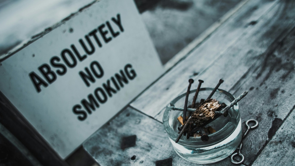 ЕСПЧ признал: полный запрет на курение в тюрьмах Эстонии нарушает права человека